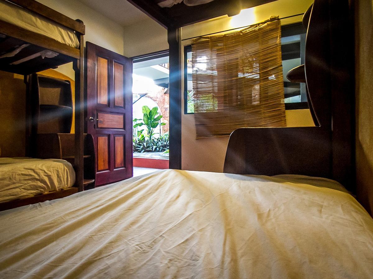 Experiencia Surf Camp Hostel Brisas de Zicatela Exterior photo