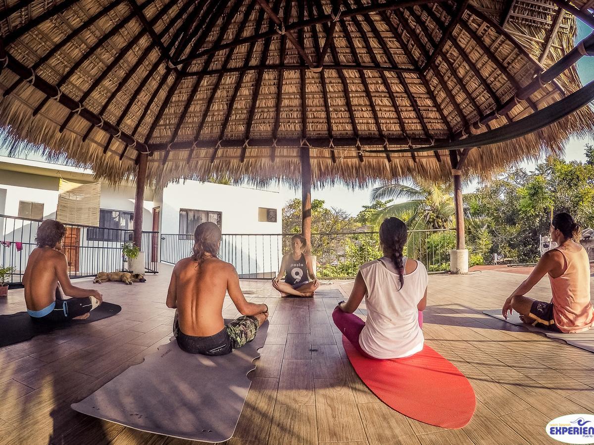Experiencia Surf Camp Hostel Brisas de Zicatela Exterior photo