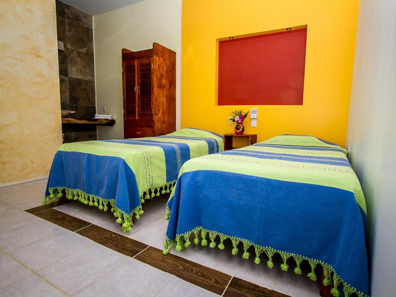 Experiencia Surf Camp Hostel Brisas de Zicatela Exterior photo
