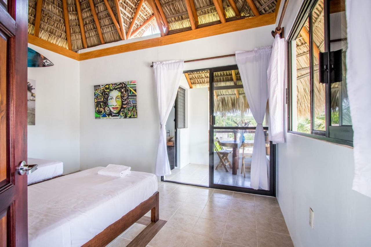 Experiencia Surf Camp Hostel Brisas de Zicatela Exterior photo